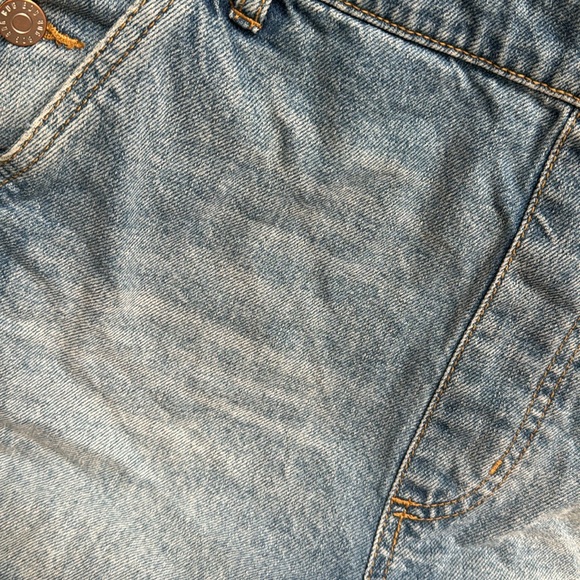 BDG Urban Outfitters Light Wash Denim Short Overalls L (8-10?) - Picture 8 of 16